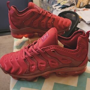 Nike Air VaporMax Plus in Bold Red